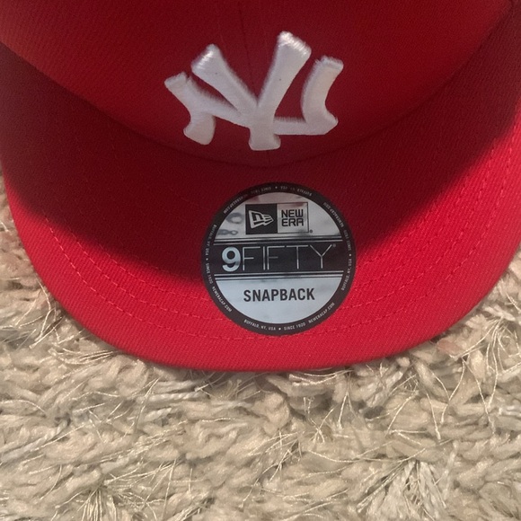 New Era New York Yankees Red Snapback 950 - Picture 6 of 7
